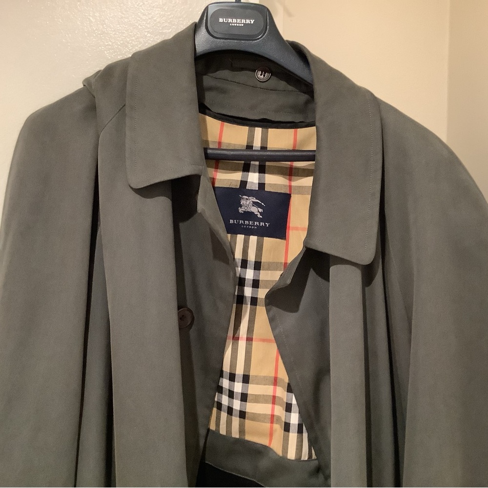 Burberry Men's Gray Trench Coat - Size Large / 44R - Picture 7 of 7